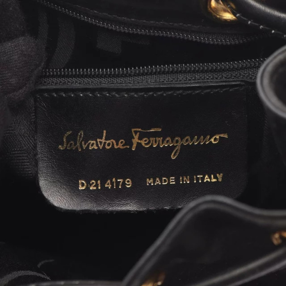 Salvatore Ferragamo Shoulder Bag Suede Black Vara - Picture 4 of 10
